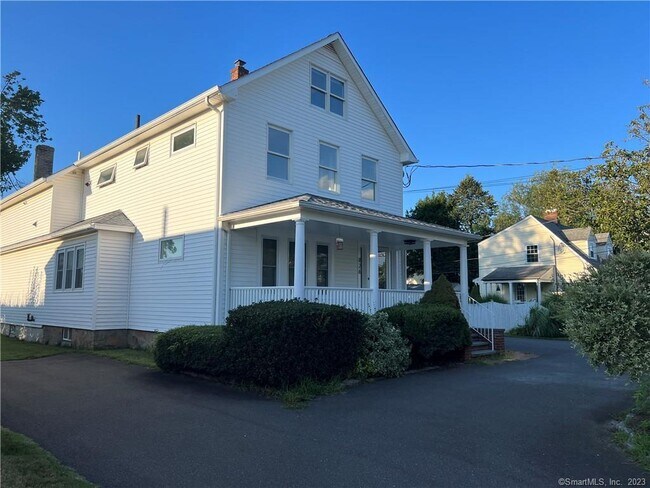 Building Photo - 826 Oldfield Road