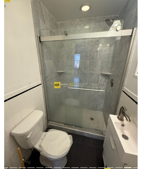 Building Photo - 254 Newbury St