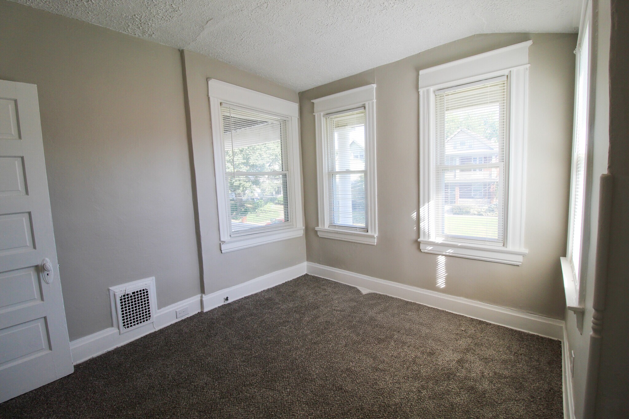 Main Bedroom - 2621 Ida Ave