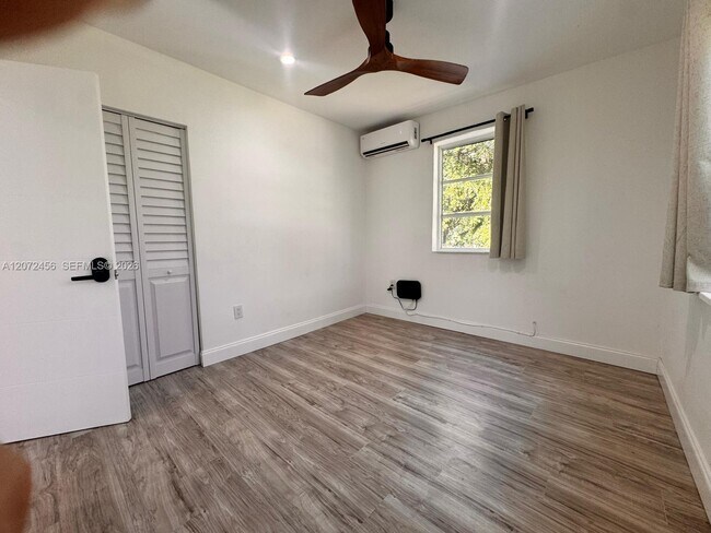 Building Photo - 277 NE 55th St