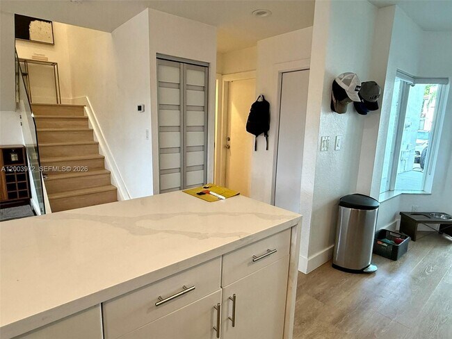 Building Photo - 6420 NW 109th Ave