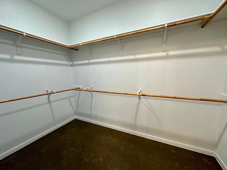 Building Photo - 706 Tower Mill Ct