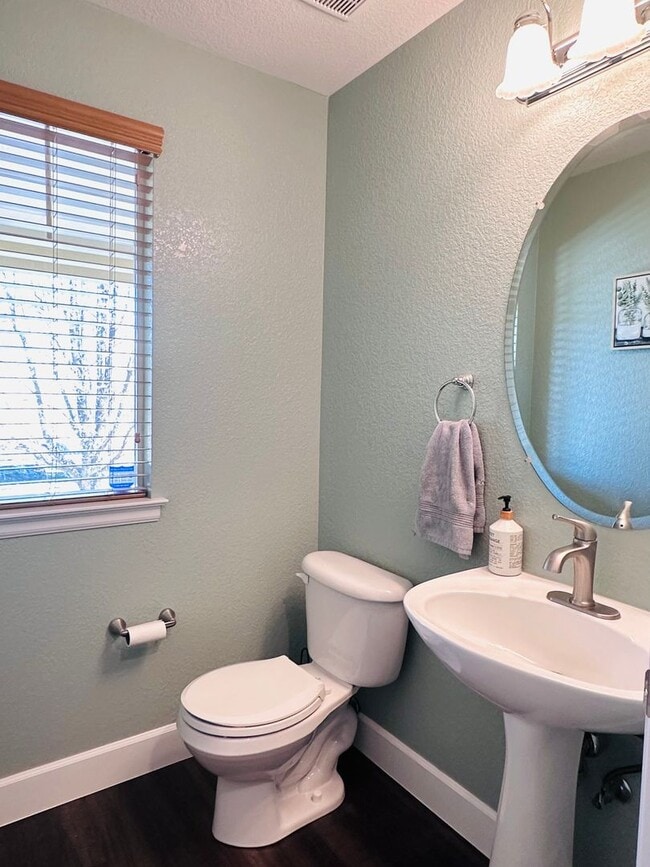 Building Photo - Gorgeous Reunion Home Features 4 Beds/2.5 ...