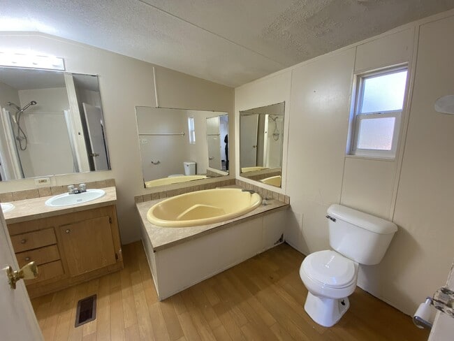 Building Photo - 1709 Brown Pl Dr