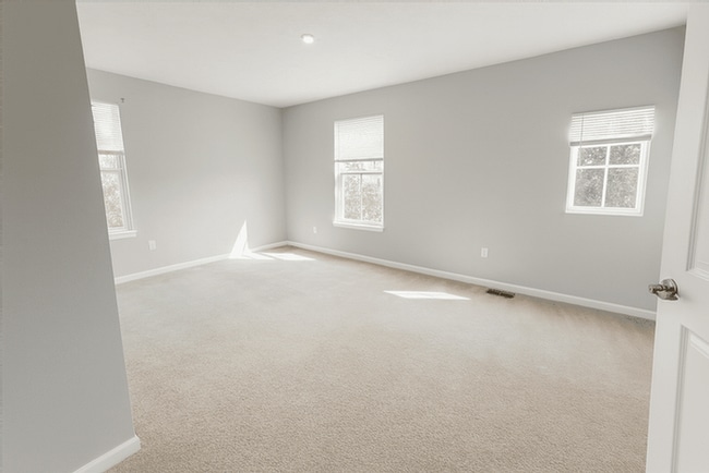 Building Photo - 240 Irongate Dr