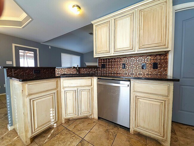 Building Photo - 3323 Mugsy Dr