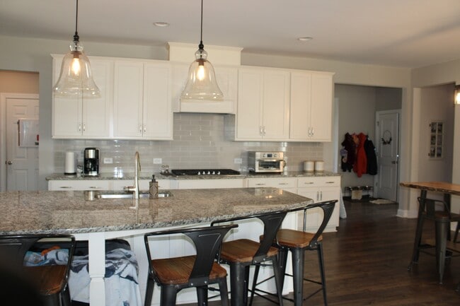 Building Photo - 7217 Rex Rd