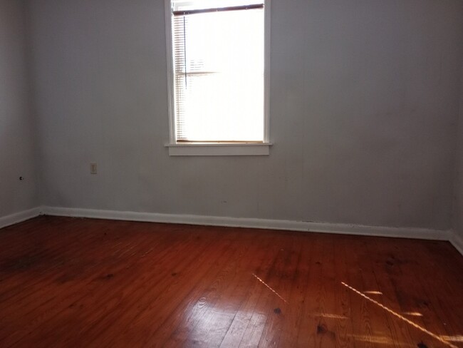 Building Photo - 112 Sloans Grove Rd