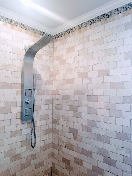 shower tower with multiple ports - 52 Cypress Dr