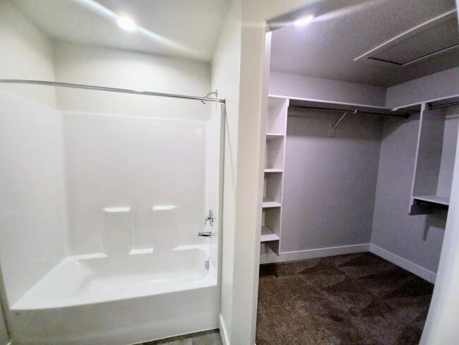 Building Photo - 2021 N 3960 W