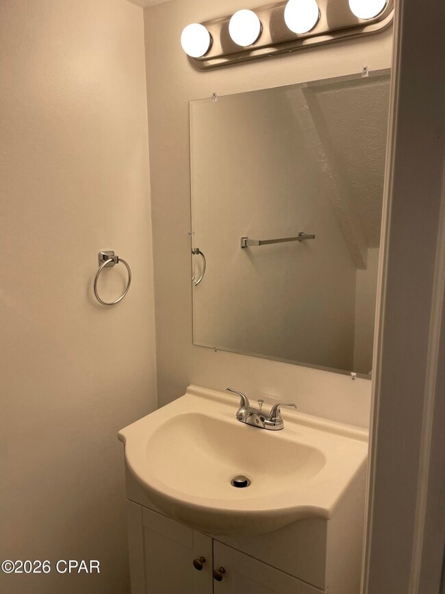 Building Photo - 2712 E 17th St