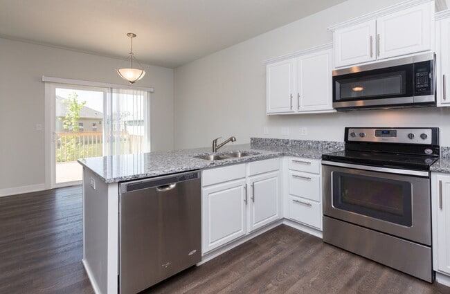 Building Photo - Contemporary Altoona Single Family Home! N...