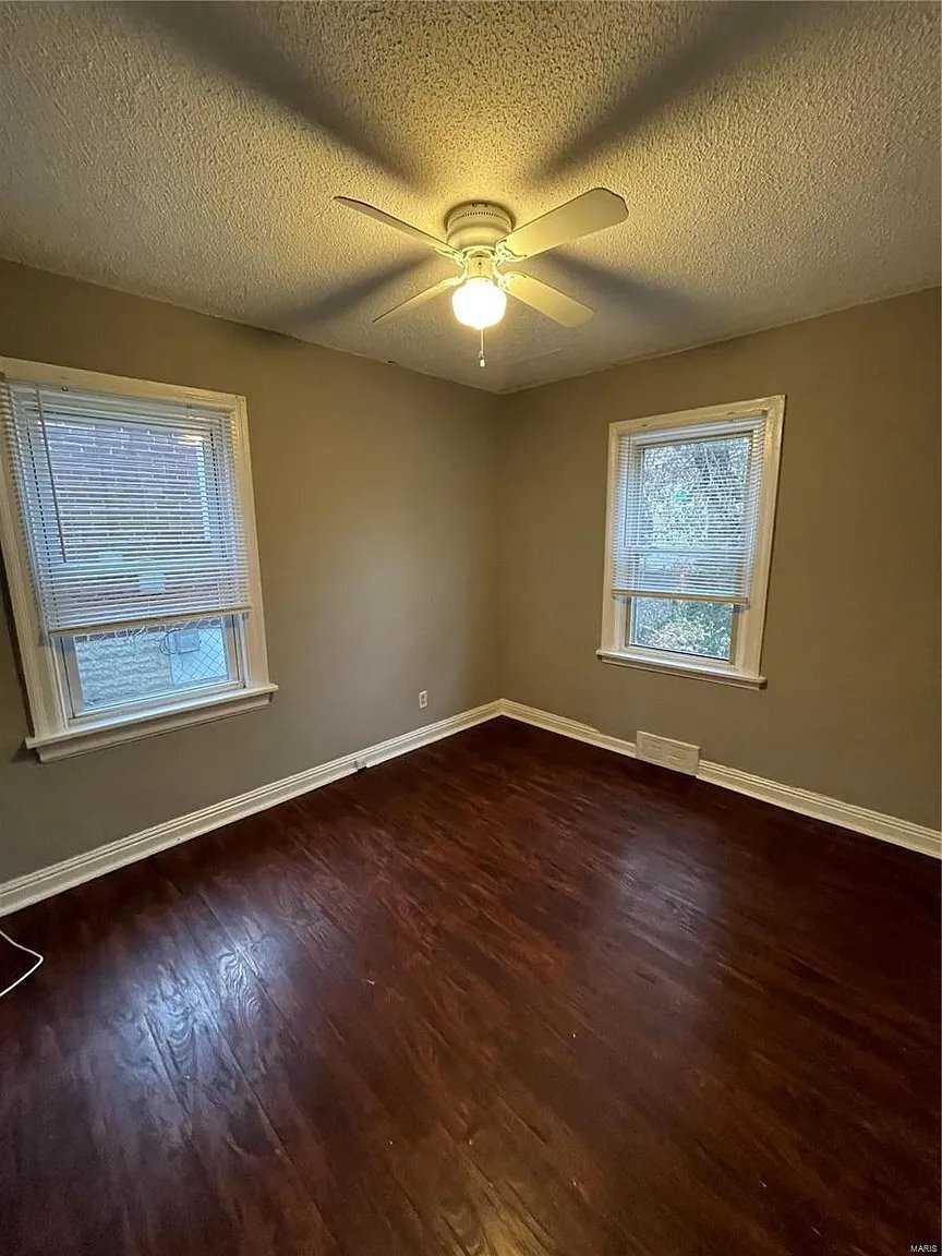 Building Photo - 207 Newell Dr