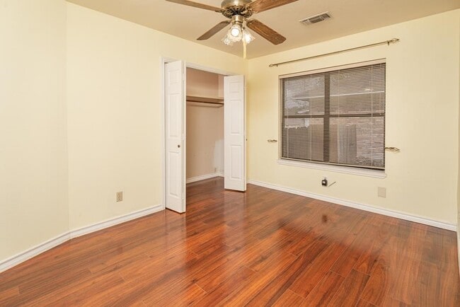 Building Photo - 108 Holly Hill Dr