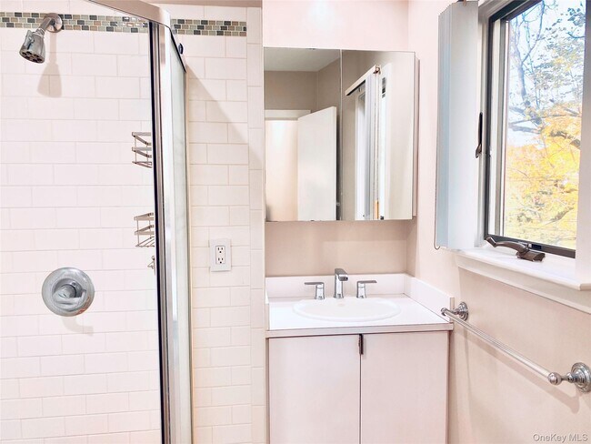 Building Photo - 4 Avenue B