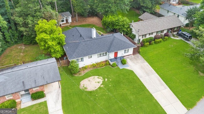 Building Photo - 1911 Fairway Cir NE