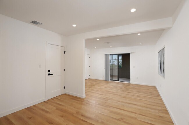 Building Photo - 2236 Glendale Blvd