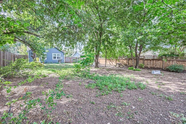 Building Photo - 5314 Aurora Dr