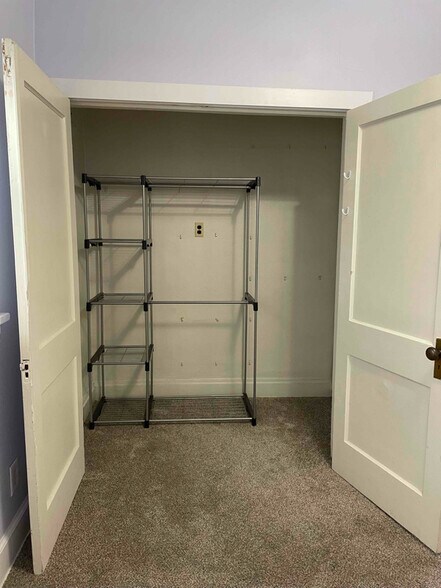 Building Photo - 1205 E 4th St