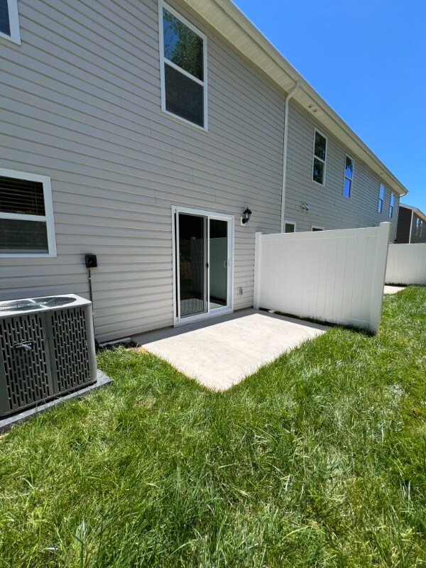 Building Photo - 23 Virginia Cmns Dr