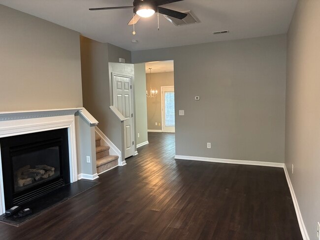 Building Photo - 18 Sharpstone Ln