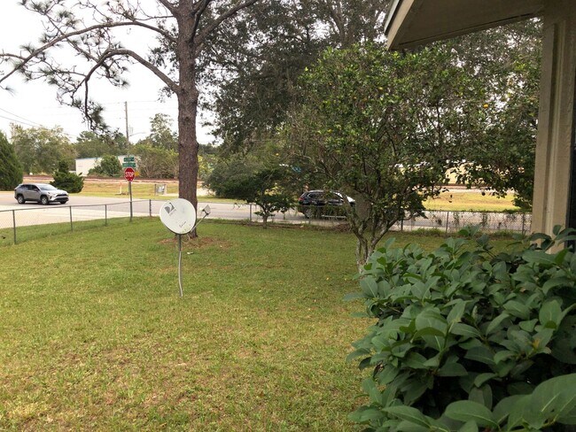 Building Photo - 217 Acorn Dr