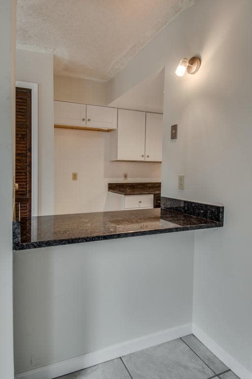 Building Photo - Coming soon! Nice remodel of townhouse Condo in Harbour Town. Gated complex!