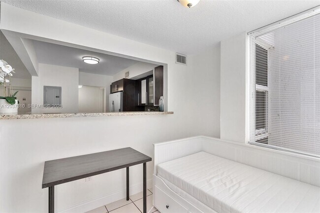 Building Photo - 250 180th Dr