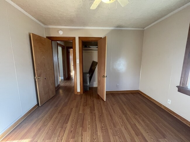 Building Photo - 270 Crescent Ln