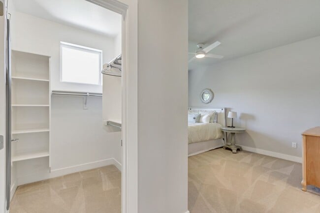 Building Photo - Stunning 3-Bedroom, 3.5-Bath Home with Modern Comforts