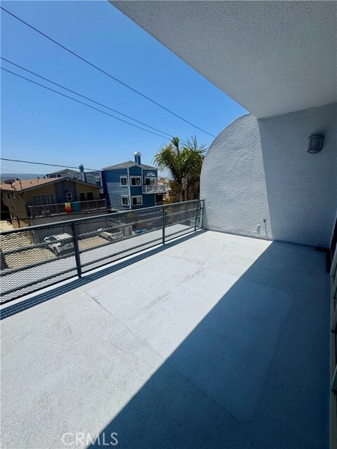 Building Photo - 715 3rd St