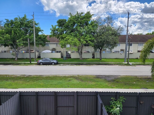 Building Photo - 8561 SW 109th Ave