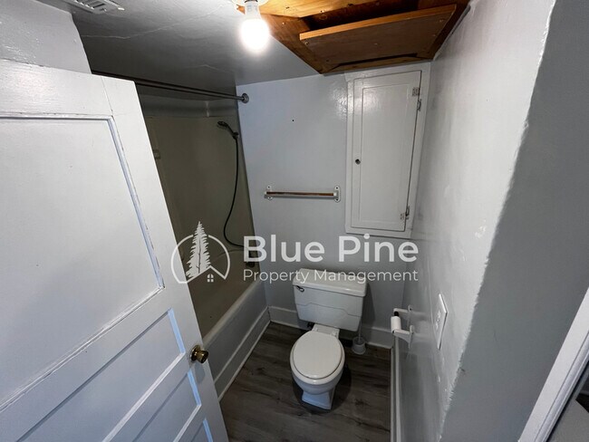 Building Photo - 252 N Shilling Ave