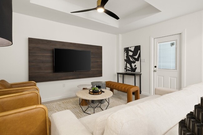 Building Photo - 211 N 8th St