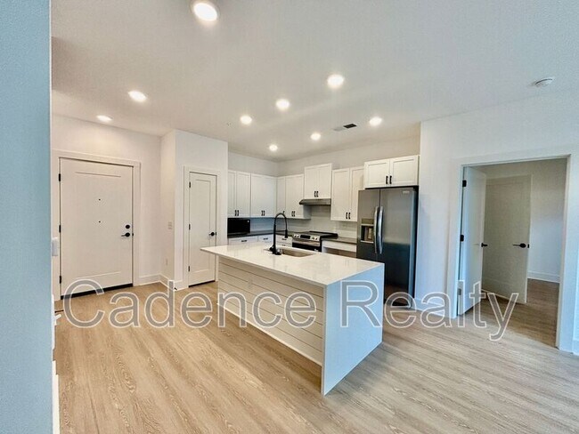 Building Photo - 610 S Kerr Ave