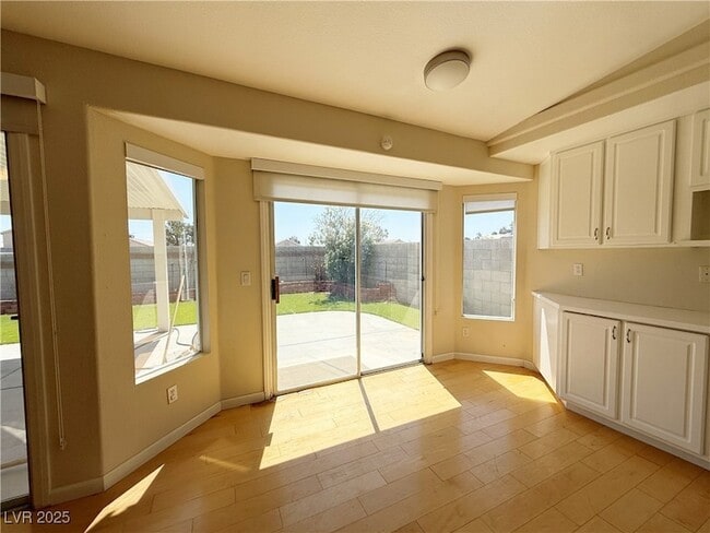 Building Photo - 3744 Crescent Canyon St