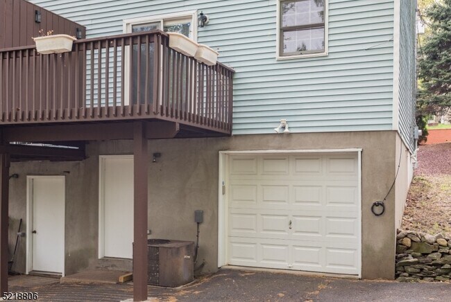 Building Photo - 20 Garden Ave