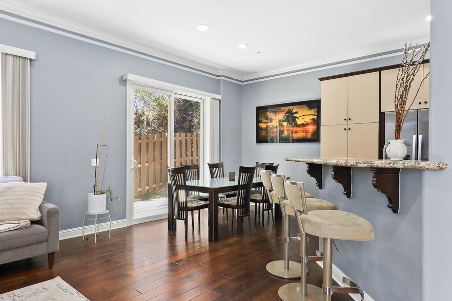 Building Photo - 11507 Verona Dr