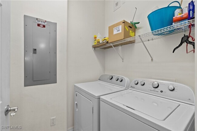 Building Photo - 11711 Pasetto Ln