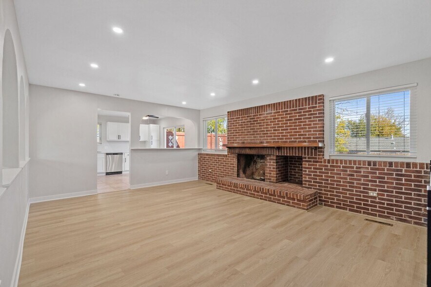 Building Photo - 4558 S Laredo St