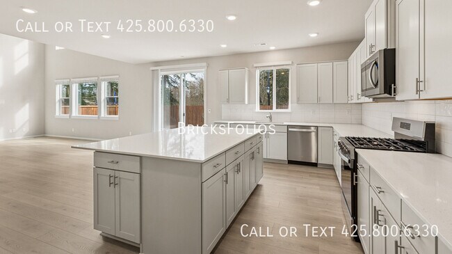 Building Photo - 2319 Boxcar Ct NE