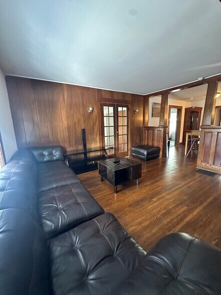 Building Photo - 765 S Aurora St