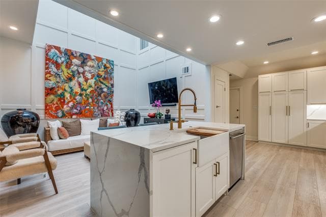 Building Photo - 4402 Westside Dr