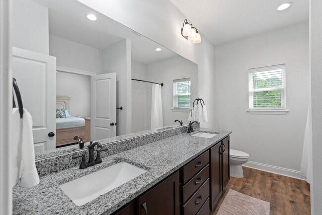 Building Photo - 1712 Sound Haven Ct