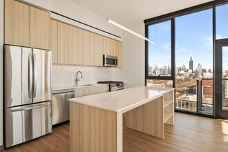 Building Photo - 539 S Damen Ave