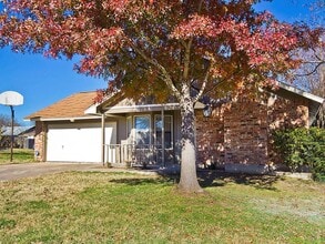 Building Photo - 904 Norwell Ln