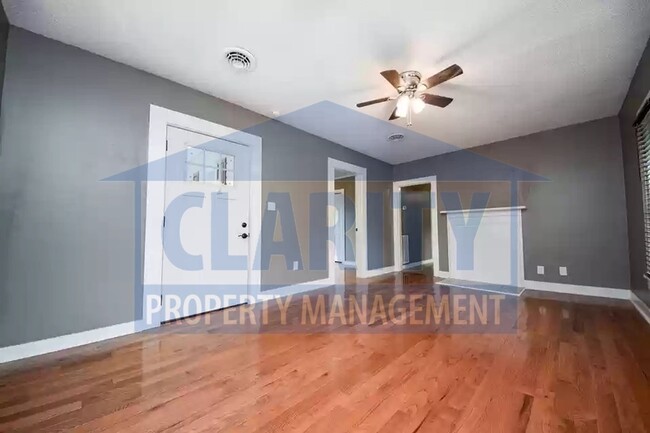 Building Photo - Super cute and cozy 2 bedroom home!