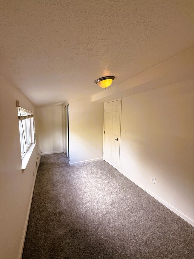 Building Photo - 17353 Park Ave