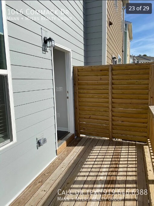 Building Photo - 1046 Commack Dr