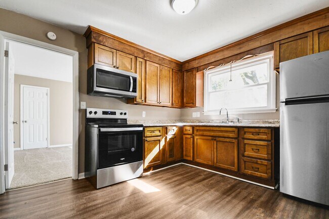 Building Photo - Pet Friendly Four Bedroom!